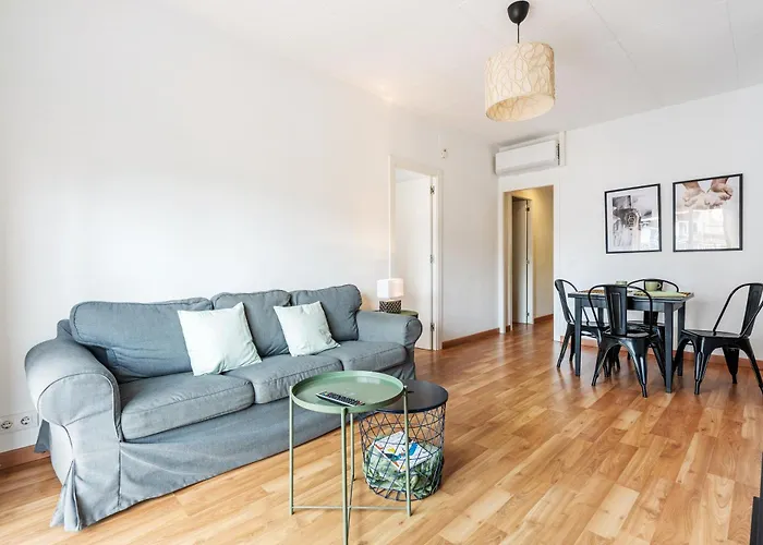 FridaysFlats 3 Bedroom w Terrace Sagrada Familla views